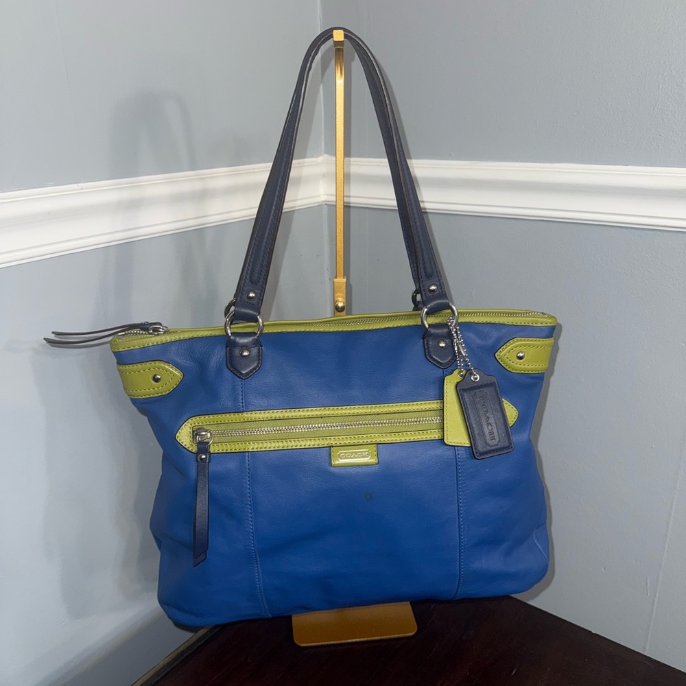 🍍Coach Blue & Green Leather Tote Bag – Spacious Shoulder Bag - Picture 3 of 14